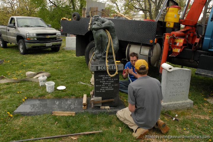 2007-04-26_ JAK_9789.JPG - Sealing the column to the base.